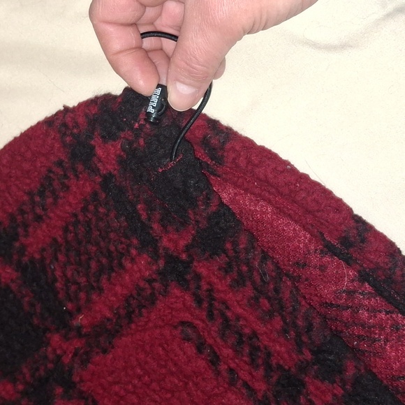 VS Pink Maroon/Raspberry And Black Sherpa Pullover - Picture 3 of 8